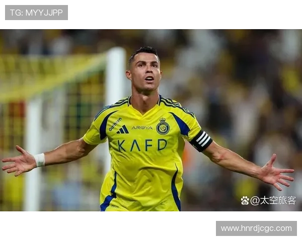 佩剑足球明星身份揭秘他在绿茵场上的传奇故事与成就